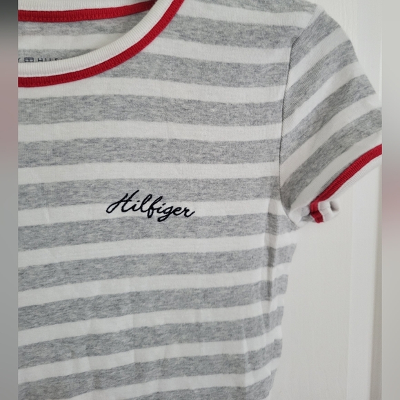 Tommy Hilfiger Women's Gray White Red Hem Striped Short Sleeve Tee XS - Picture 2 of 5